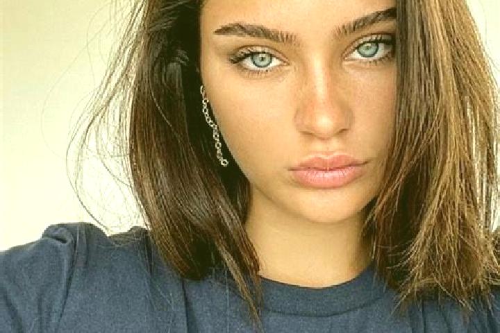 Ella, 34, a brunette dark-eyed mediterranean companion based in Blinisht. Offering Prostate Massage, A-Level, OWO, Roleplay. Available for incall and outcall...