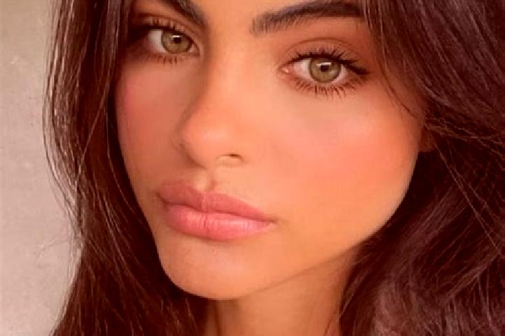 Ella, 34, a brunette grey-eyed indian companion based in Pijao. Offering CIM, Striptease, Dinner Date. Available for incall and outcall, overnight bookings a...