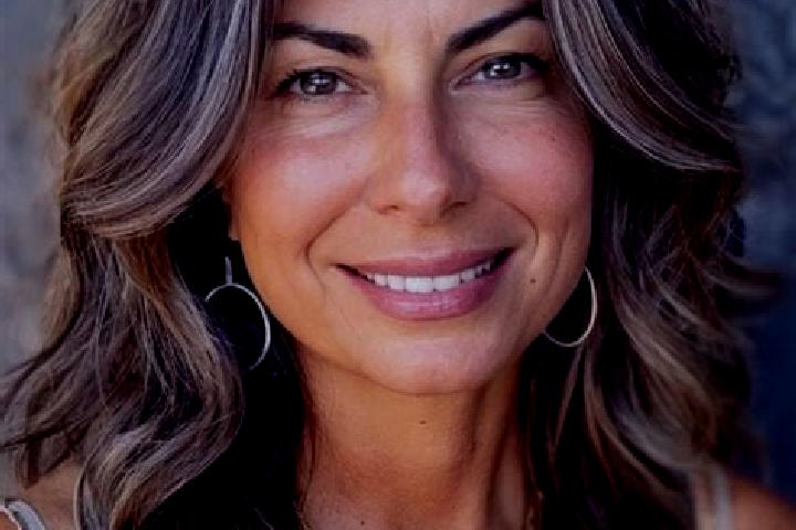 Ella, 34, a brunette grey-eyed slavic companion based in Alfornelos. Offering GFE, BDSM, Fetish, Couples. Available for incall and outcall, day and evening d...