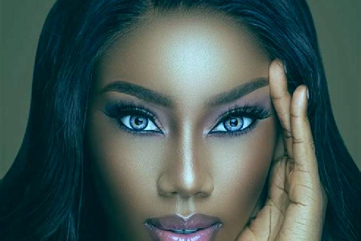 Ella, 34, a chestnut blue-eyed ebony companion based in Kambut. Offering BDSM, Travel Companion, Domination. Available for incall and outcall, day and evenin...