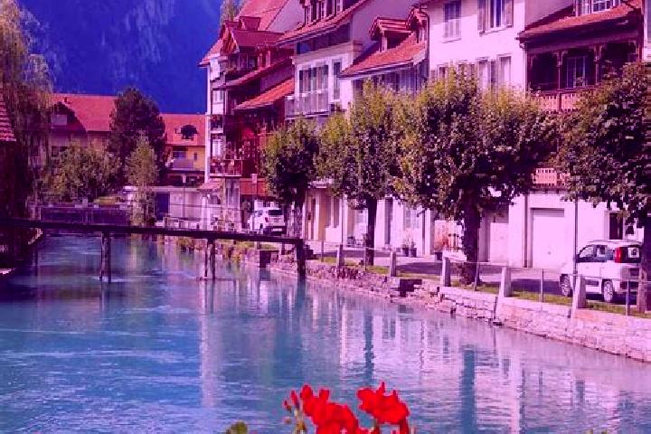 Ella, 34 — Escort in Barschwil, Switzerland