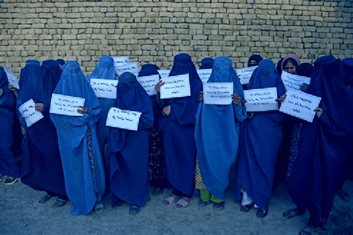 Ella, 34 — Escort in Islam Chumgar, Afghanistan