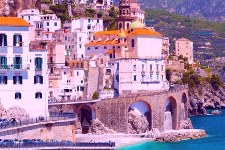 Ella, 34 — Escort in Sonico, Italy