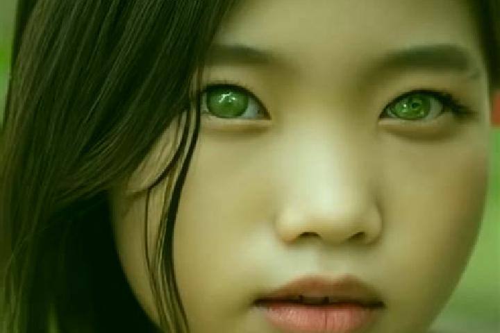 Ella, 35, a black green-eyed asian companion based in Zwenkau. Offering A-Level, Dinner Date, 69. Available for incall and outcall, day and evening dates.