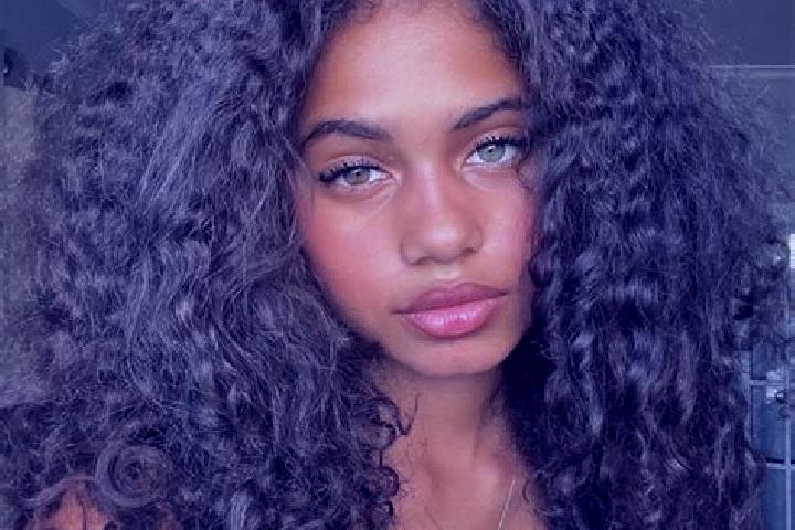 Ella, 35, a black grey-eyed ebony companion based in Sendhwa. Offering GFE, Party Girl, Dinner Date, Tantra. Available for incall and outcall, day and evenin...
