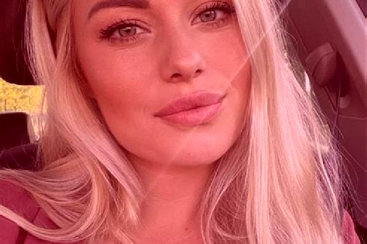 Ella, 35, a blonde hazel-eyed mediterranean companion based in Petrivsk. Offering Massage, Couples, Striptease, Travel Companion, Dinner Date. Available for ...