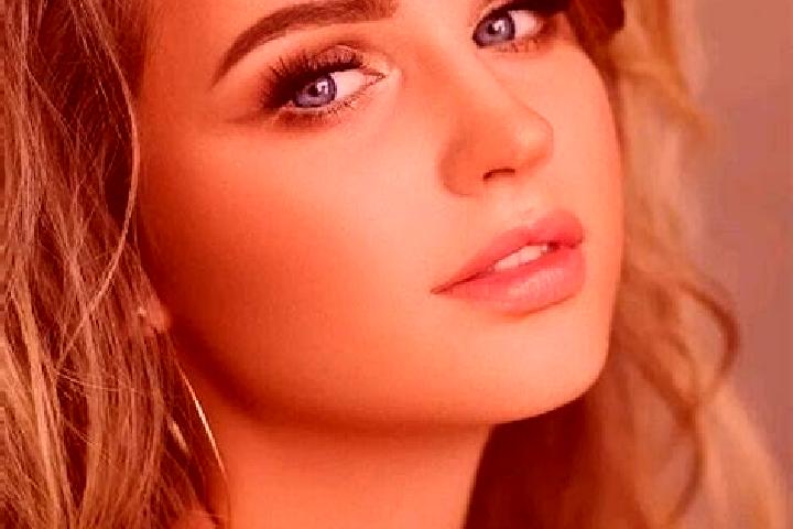 Ella, 35, a dark blonde blue-eyed slavic companion based in Vzmor ye. Offering Couples, GFE, Fetish, Girlfriend Experience, OWO. Available for incall and out...
