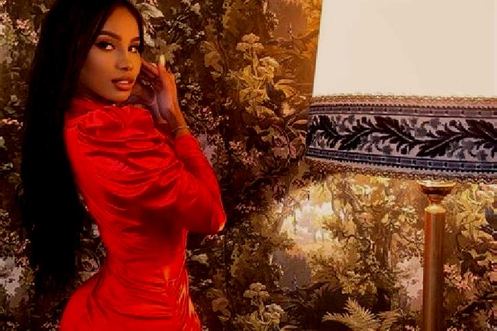 Ella, 35 — Escort in Valmontone, Italy