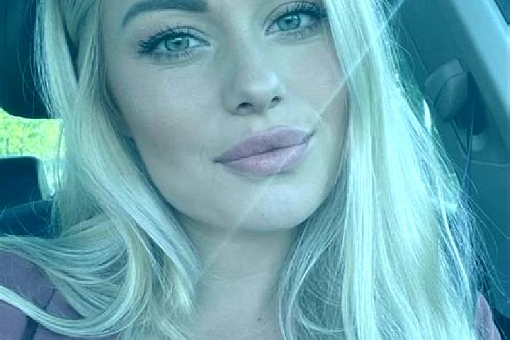 Ella, 36, a blonde hazel-eyed indian companion based in Albersdorf. Offering Roleplay, BDSM, Erotic Massage, CIM. Available for incall and outcall, day and e...