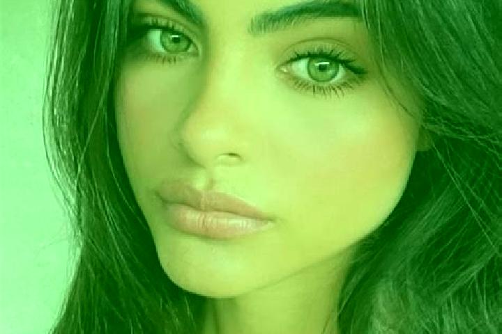 Ella, 36, a chestnut dark-eyed indian companion based in Nong Ki. Offering Massage, Travel Companion, Couples. Available for incall and outcall, day and even...