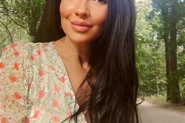 Ella, 36 — Escort in Bila Krynytsia, Ukraine