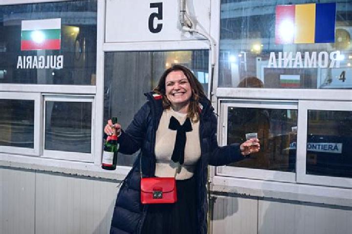 Ella, 36 — Escort in Ceplenita, Romania