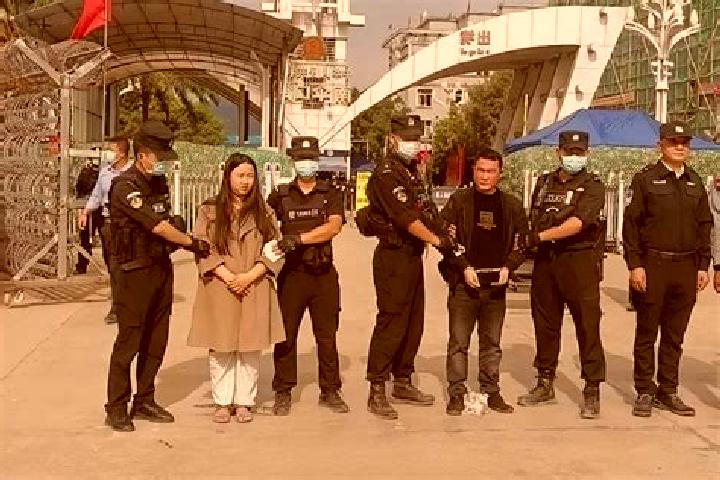 Ella, 36 — Escort in Kokang, Indonesia