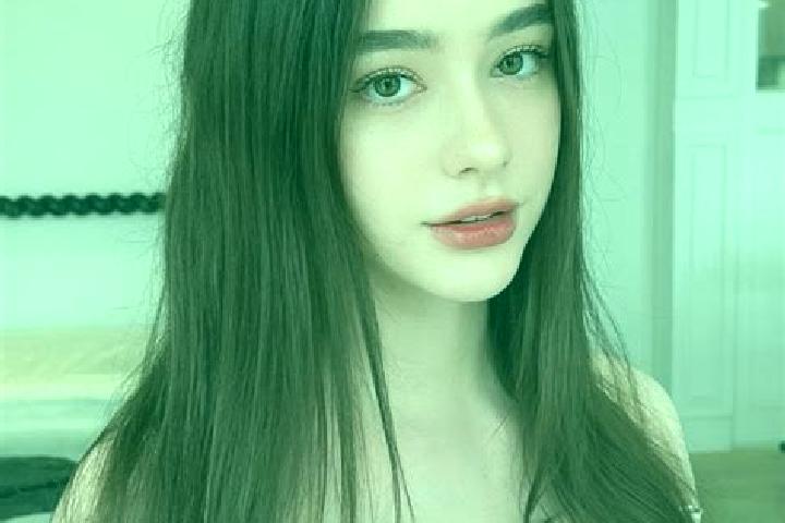Ella, 36 — Escort in Taraan, Indonesia