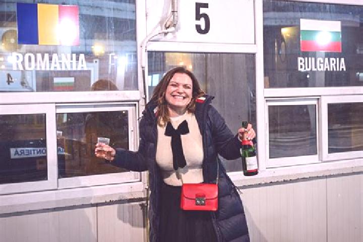 Ella, 36 — Escort in Visinii, Romania