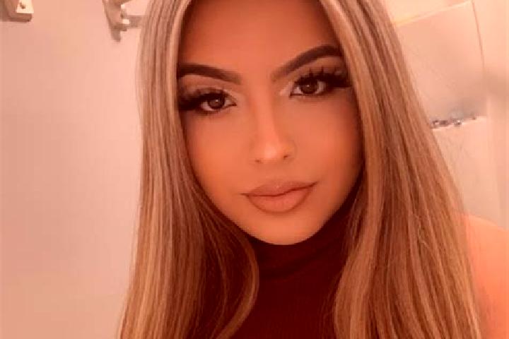 Ella, 37, a blonde brown-eyed latina companion based in Aratuba. Offering Overnight, Couples, Duos. Available for incall and outcall, day and evening dates.