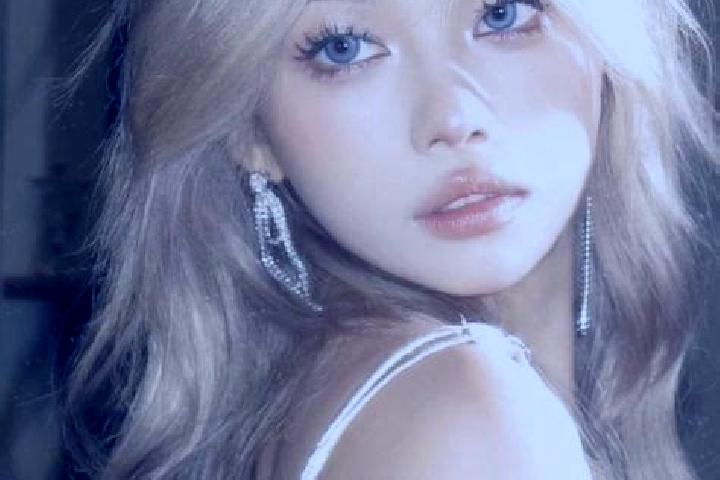 Ella, 37, a platinum blonde brown-eyed asian companion based in Arbeteta. Offering Tantra, Deep French Kissing, Party Girl, Roleplay. Available for incall an...