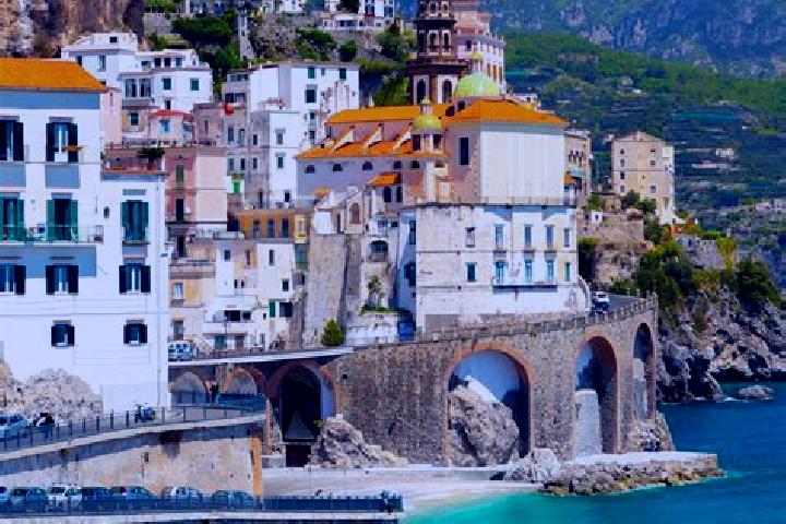 Ella, 37 — Escort in Barbusi, Italy