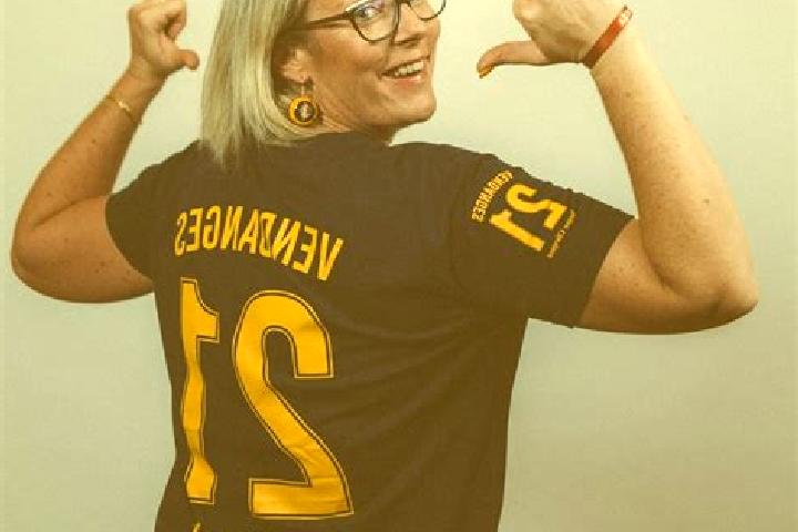 Ella, 37 — Escort in La Veuve, France