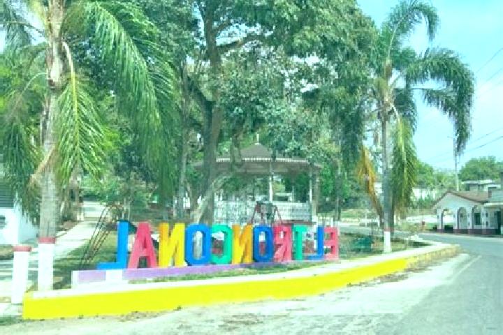Ella, 37 — Escort in Tronconal, Mexico