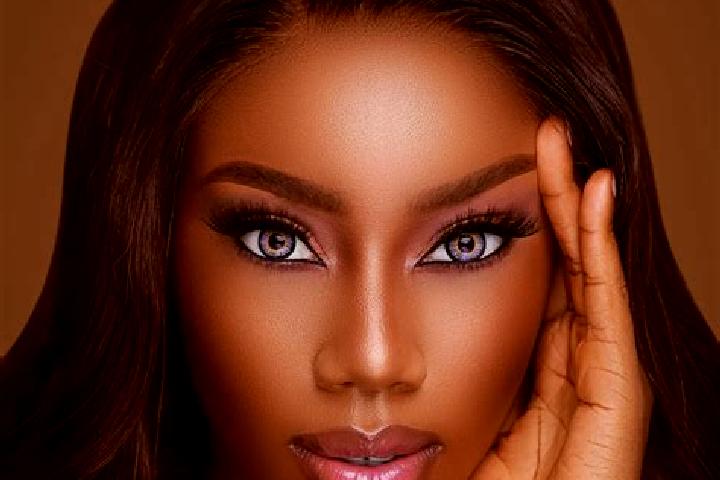Ella, 38, a black blue-eyed ebony companion based in Tahapleu. Offering Striptease, Couples, 69, Party Girl, Dinner Date. Available for incall and outcall, d...