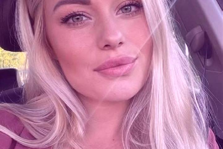 Ella, 38, a blonde hazel-eyed caucasian companion based in Duboka. Offering Erotic Massage, Overnight, Domination, Fetish. Available for incall and outcall, ...
