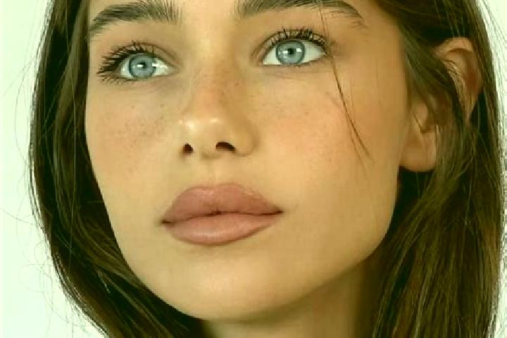 Ella, 38, a brunette blue-eyed latina companion based in Prayssac. Offering CIM, Dinner Date, GFE, Couples, Deep French Kissing. Available for incall and out...