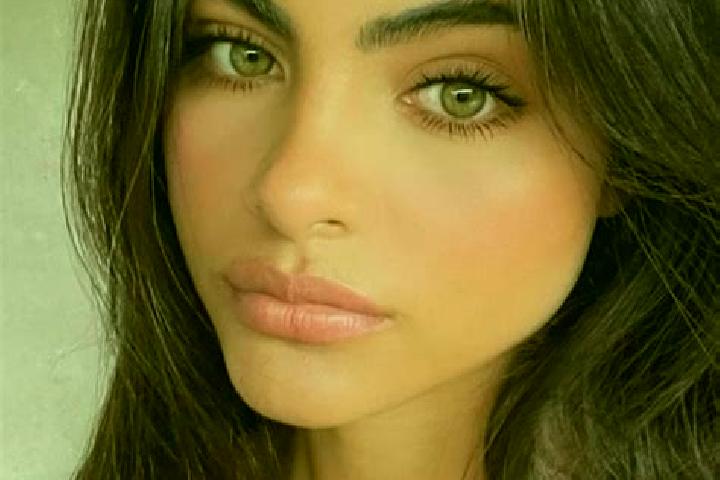 Ella, 38, a chestnut dark-eyed indian companion based in Symi. Offering Overnight, Fetish. Available for incall and outcall, day and evening dates.