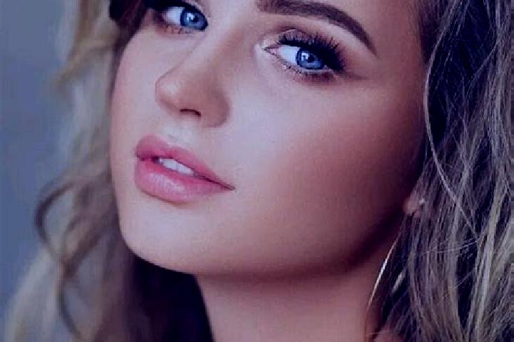 Ella, 38, a dark blonde blue-eyed caribbean companion based in Chovar. Offering OWO, A-Level, Prostate Massage, Massage. Available for incall and outcall, ov...