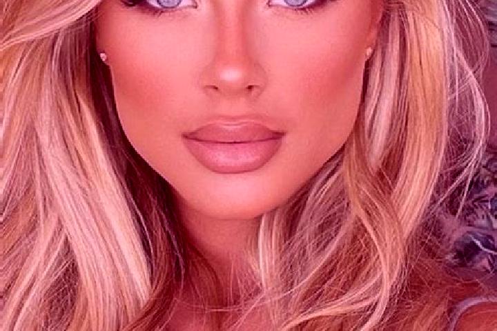 Ella, 38, a dark blonde blue-eyed latina companion based in Ledrada. Offering OWO, Striptease, GFE. Available for incall and outcall, day and evening dates.