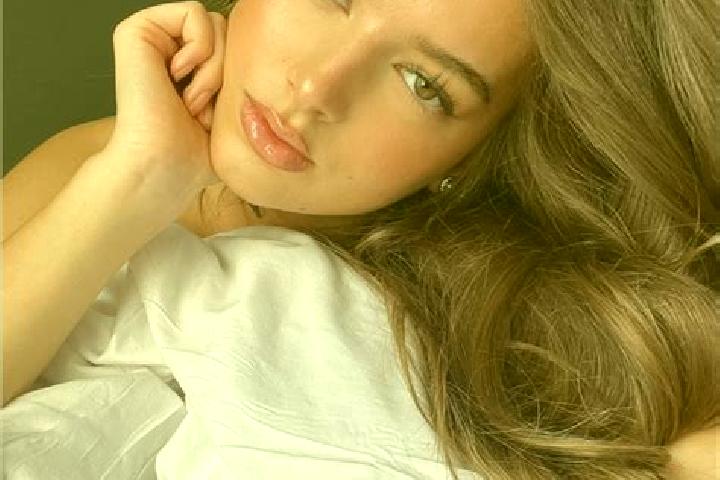 Ella, 38, a red hazel-eyed latina companion based in Karlshagen. Offering BDSM, Party Girl, Dinner Date, Deep French Kissing, Roleplay. Available for incall ...