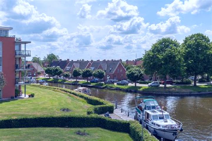 Ella, 38 — Escort in Appingedam, Netherlands