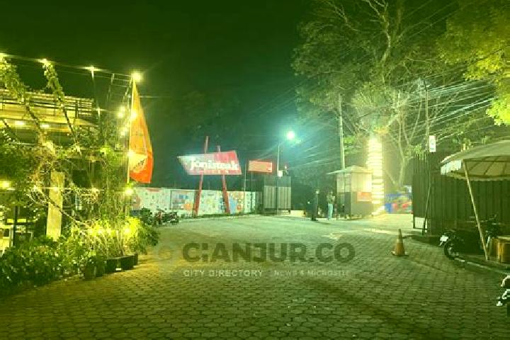 Ella, 38 — Escort in Cianjur, Indonesia