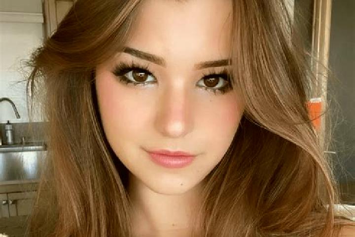 Ella, 38 — Escort in Loma Chilar, Mexico