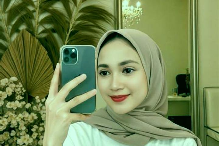 Ella, 38 — Escort in Ntonggu, Indonesia
