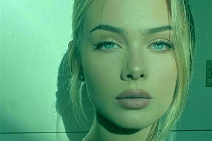 Ella, 39, a blonde dark-eyed european companion based in Viseu de Sus. Offering Overnight, Party Girl. Available for incall and outcall, day and evening dates.