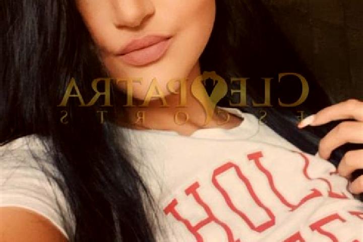 Ella, 39, a brunette dark-eyed caucasian companion based in Maracaju. Offering Striptease, Tantra, Couples, OWO, Dinner Date. Available for incall and outcal...