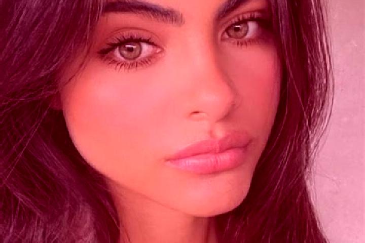 Ella, 39, a brunette dark-eyed middle eastern companion based in Sondalo. Offering Striptease, GFE, Couples, Girlfriend Experience. Available for incall and ...