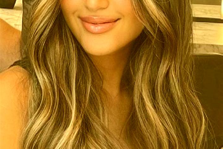Ella, 39, a dark blonde brown-eyed asian companion based in Rettikhovka. Offering Travel Companion, Erotic Massage, Dinner Date. Available for incall and out...
