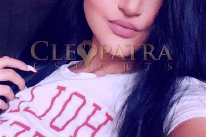 Ella, 39, a red dark-eyed caribbean companion based in Bruzzano Zeffirio. Offering Couples, Fetish, Dinner Date, Tantra, OWO. Available for incall and outcal...