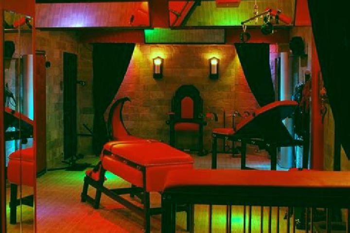 Ella, 39, a red grey-eyed indian companion based in Nanpu. Offering Overnight, Couples, Party Girl, BDSM. Available for incall and outcall, overnight booking...