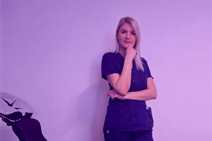 Ella, 39 — Escort in Gura Vaii, Romania
