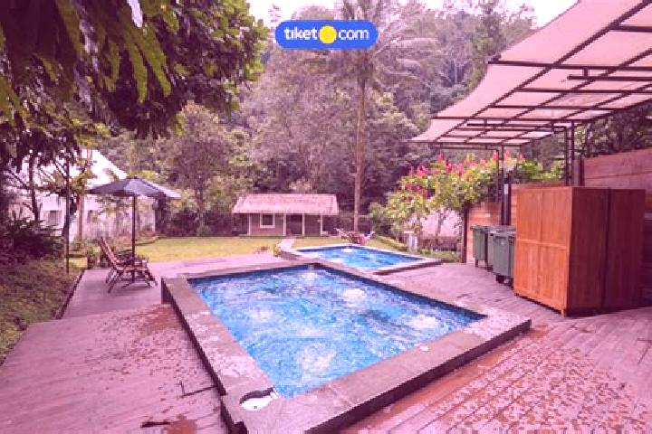 Ella, 39 — Escort in Maribaya, Indonesia