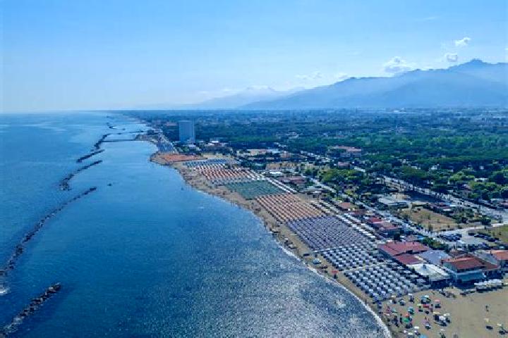 Ella, 39 — Escort in Marina di Massa, Italy