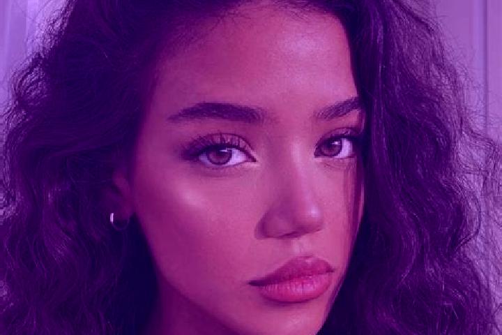 Ellie, 20, a black brown-eyed ebony companion based in Xilanqi. Offering Duos, Couples, GFE, 69, Roleplay. Available for incall and outcall, day and evening ...
