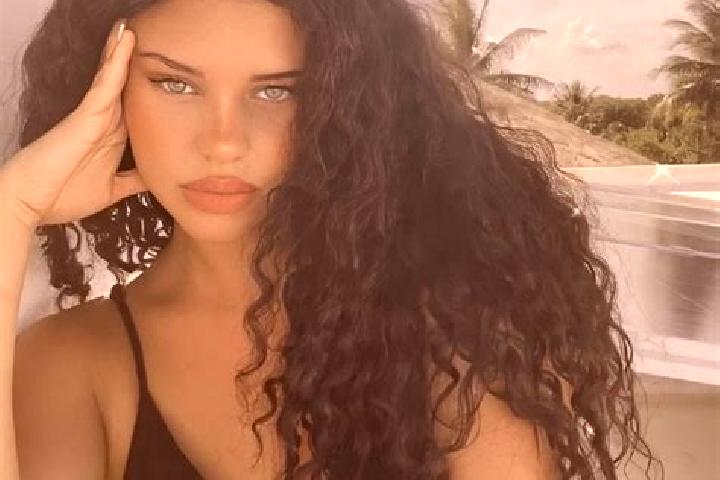 Ellie, 20, a black grey-eyed latina companion based in Dharmabad. Offering Massage, OWO, GFE, Duos, Couples. Available for incall and outcall, day and evenin...