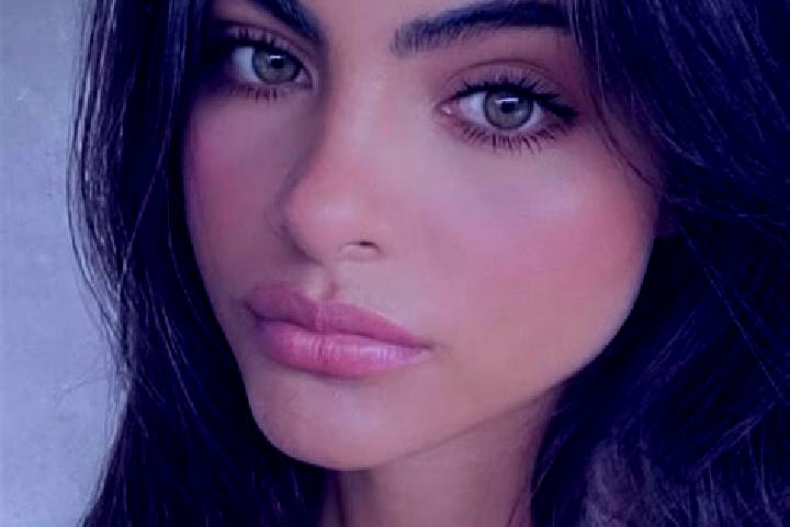 Ellie, 20, a chestnut dark-eyed indian companion based in Estanzuela. Offering Couples, Travel Companion, CIM. Available for incall and outcall, overnight bo...