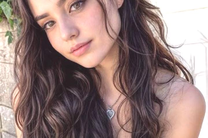 Ellie, 20, a chestnut hazel-eyed middle eastern companion based in Thil. Offering Couples, Fetish, A-Level, Deep French Kissing. Available for incall and out...