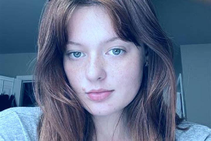 Ellie, 20, a red grey-eyed mixed companion based in Polanka. Offering Prostate Massage, Girlfriend Experience, OWO, Tantra. Available for incall and outcall,...