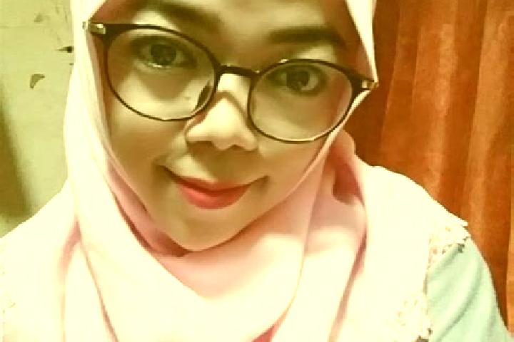 Ellie, 20 — Escort in Cikalong, Indonesia